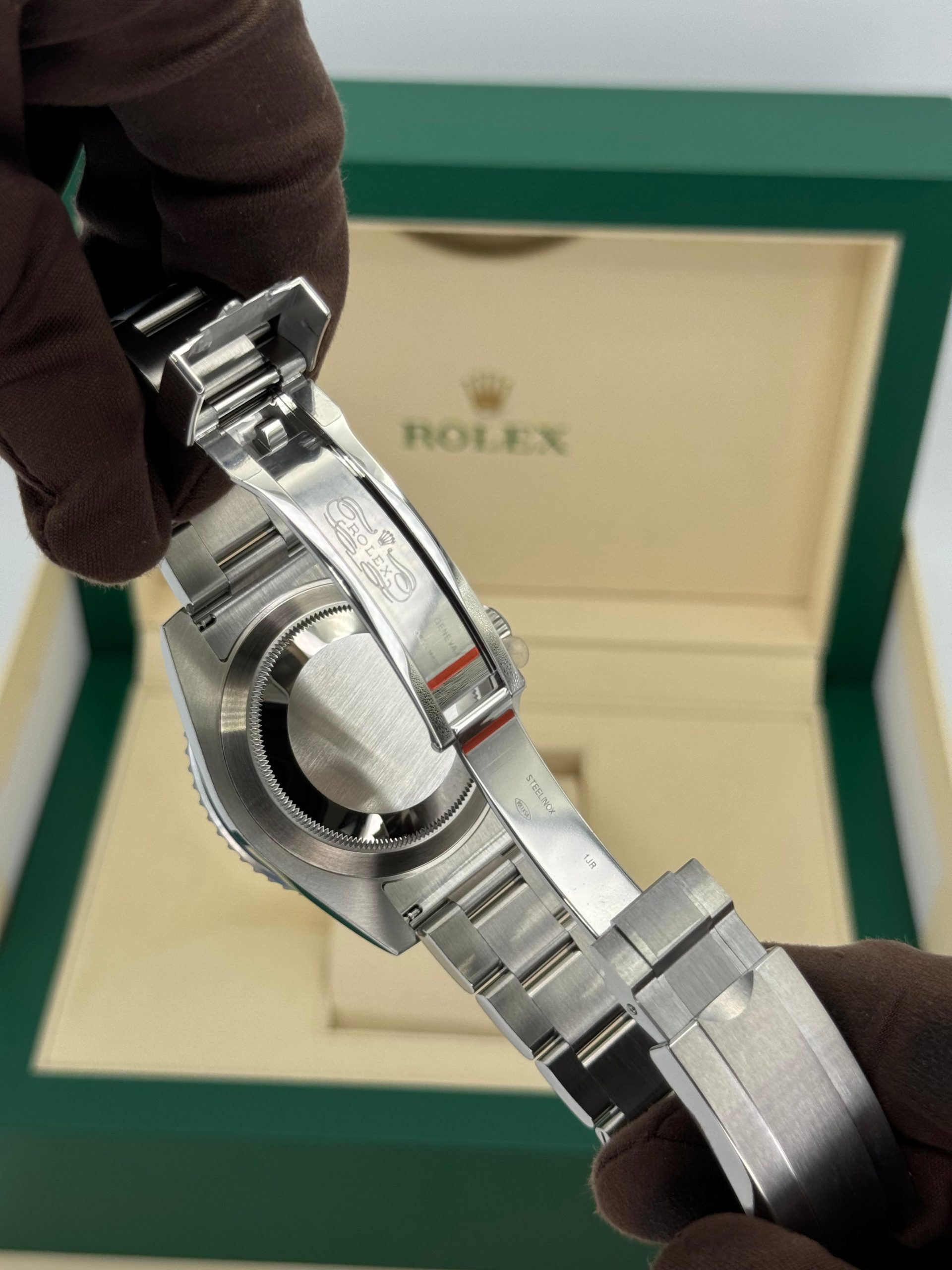 NEW 2020 Rolex Submariner "Hulk" 40mm 116610LV Green Dial - Image 11