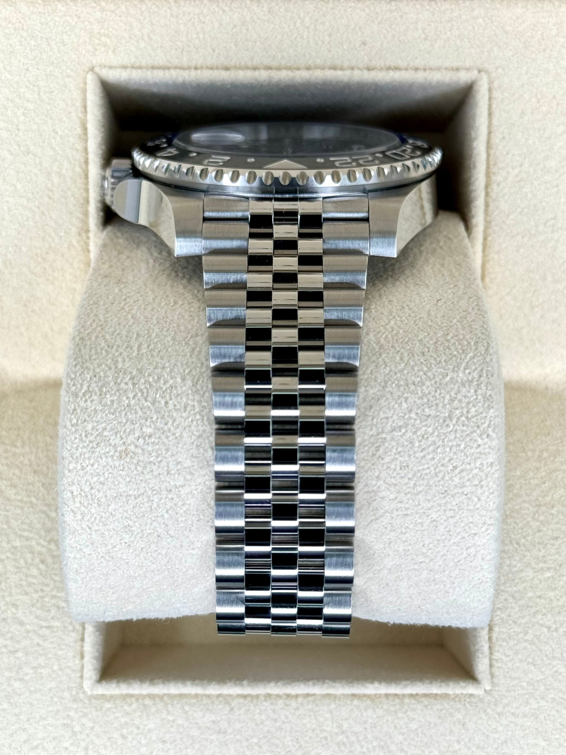 NEW 2024 Rolex GMT-Master II "Batgirl" 40mm 126710BLNR Jubilee - Image 4