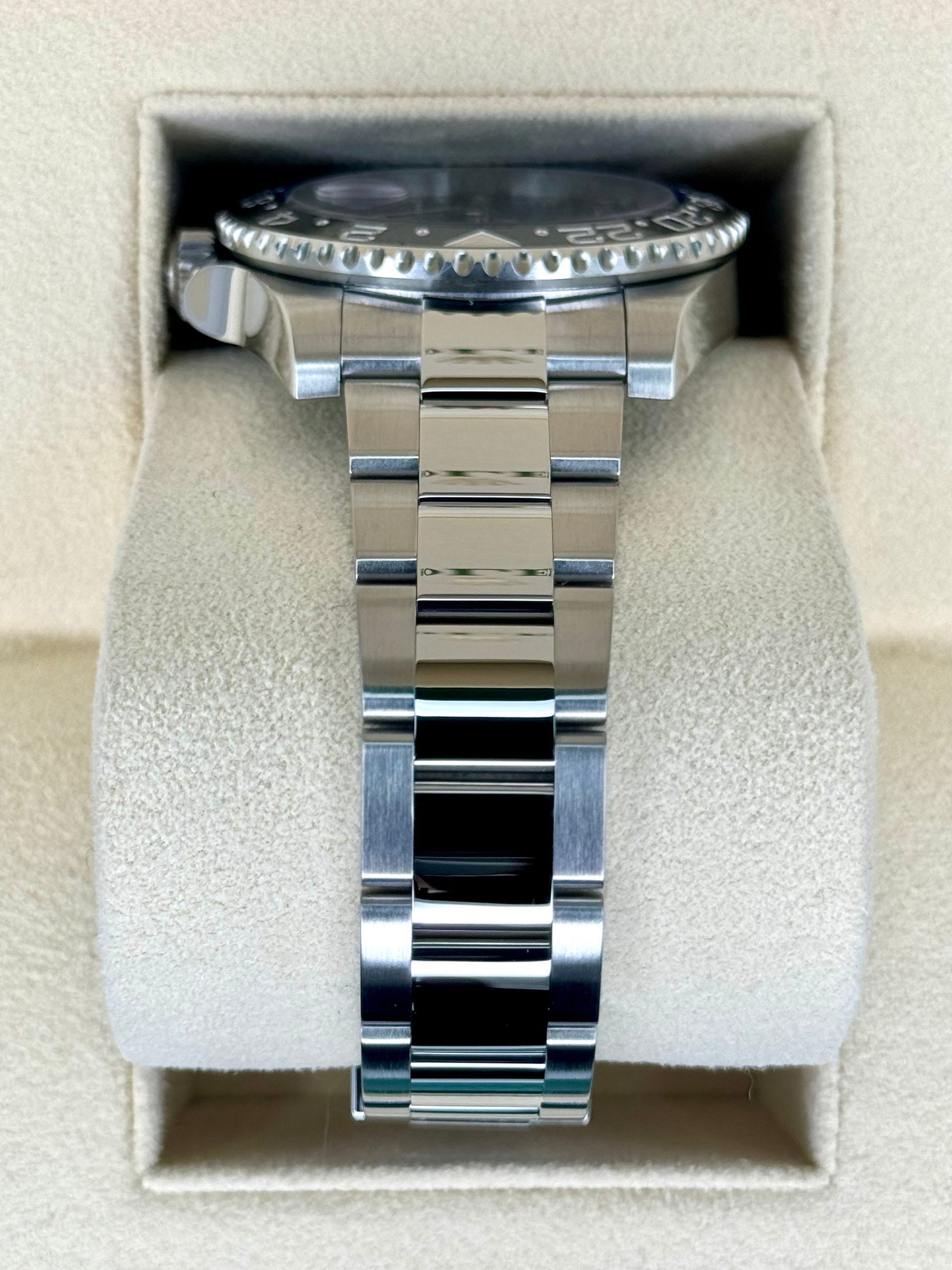 2022 Rolex GMT-Master II "Batman" 40mm 126710BLNR Oyster - Image 4