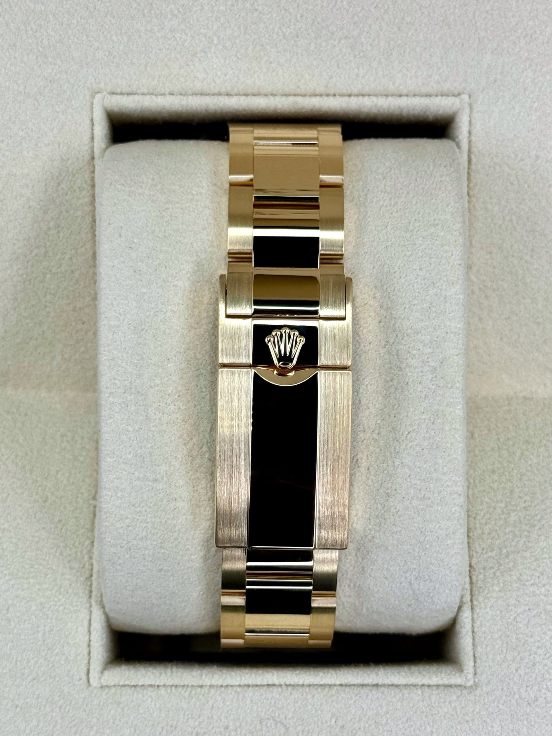 NEW 2023 Rolex Daytona 40mm 116508 Yellow Gold Meteorite Dial - Image 2