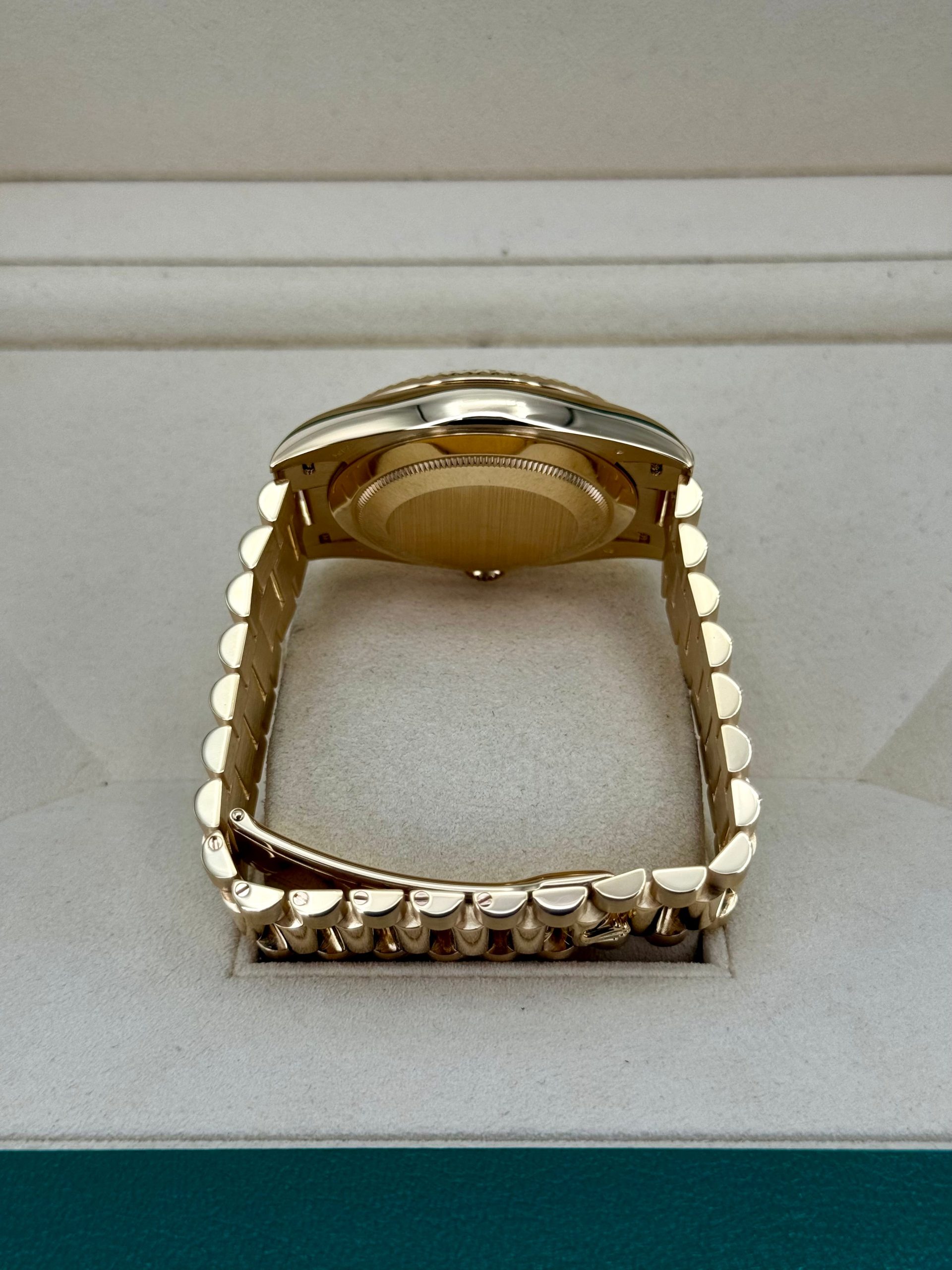 2021 Rolex Day-Date 40mm 228238 Presidential Champagne Dial - Image 10