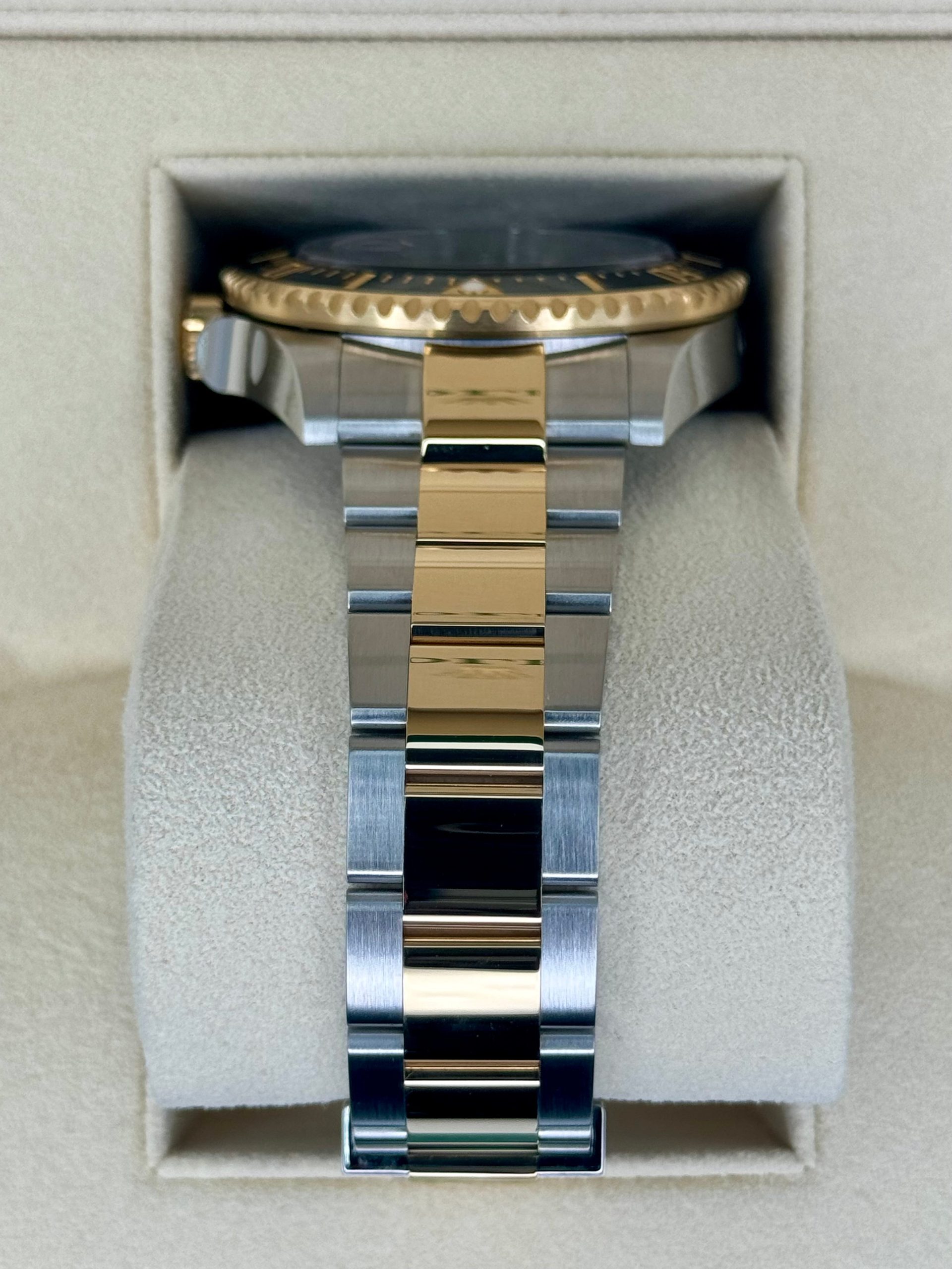 2022 Rolex Sea-Dweller 43mm 126603 Two-Tone Black Dial - Image 4