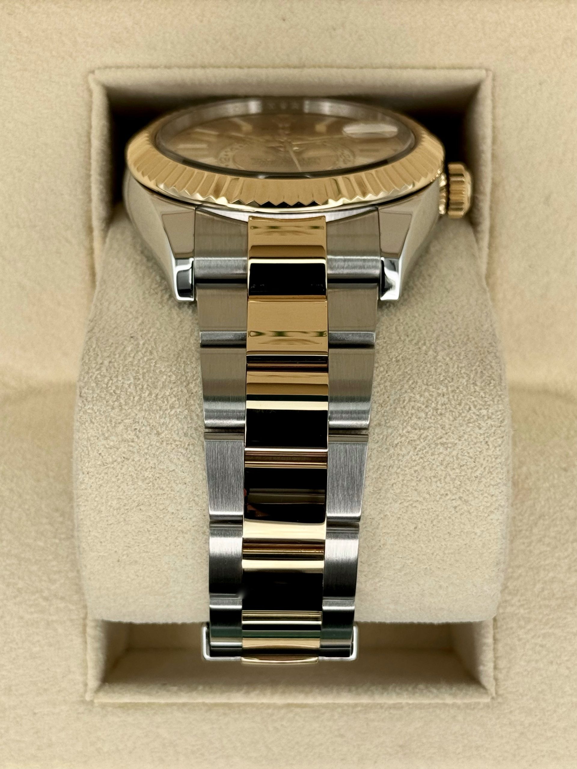 2017 Rolex Sky-Dweller 42mm 326933 Two-Tone Oyster Champagne Dial - Image 3