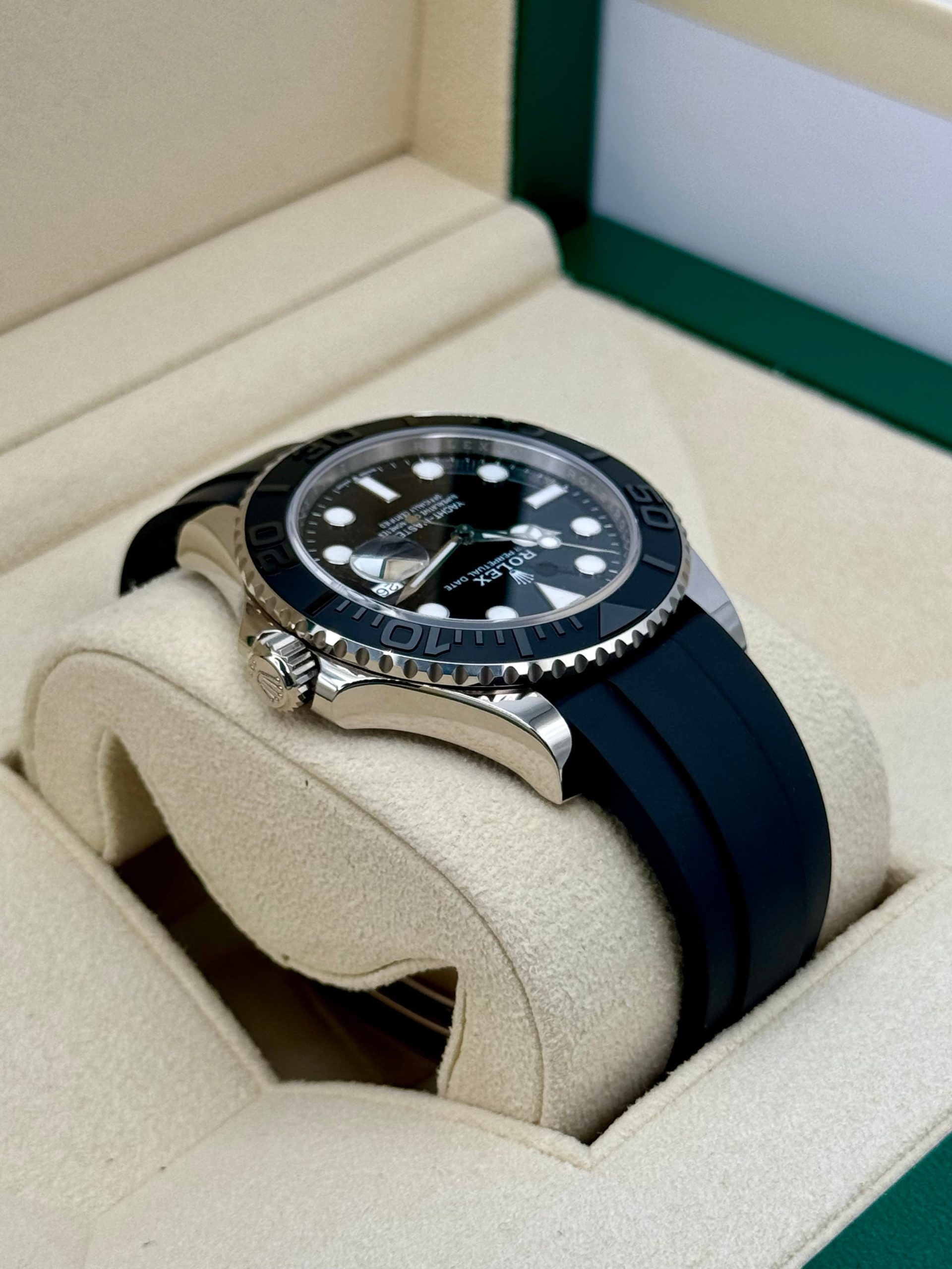 NEW 2024 Rolex Yacht-Master 42mm 226659 White Gold Oysterflex Black Dial - Image 8