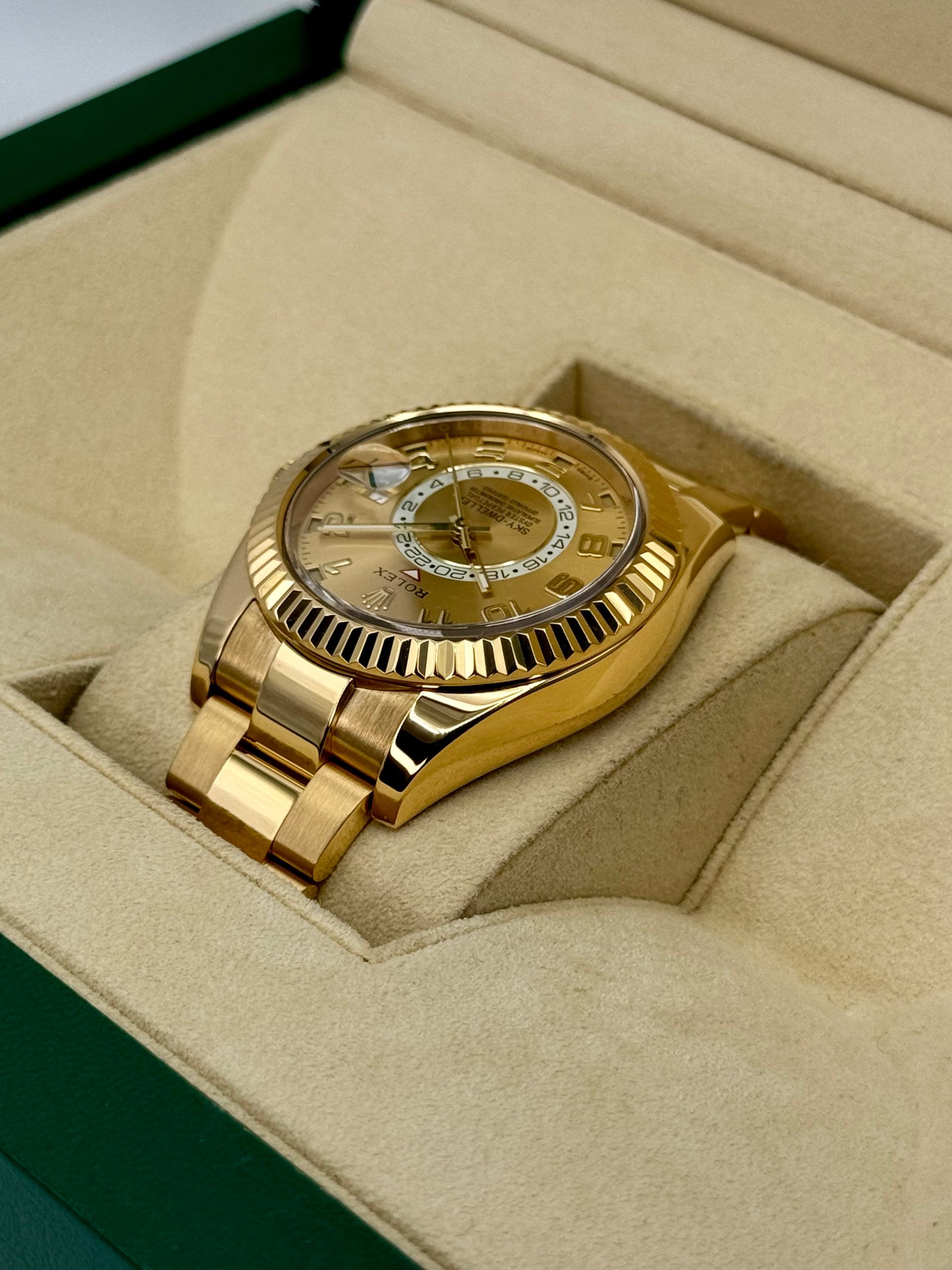 2019 Rolex Sky-Dweller 42mm 326938 Yellow Gold Oyster Champagne Dial - Image 7