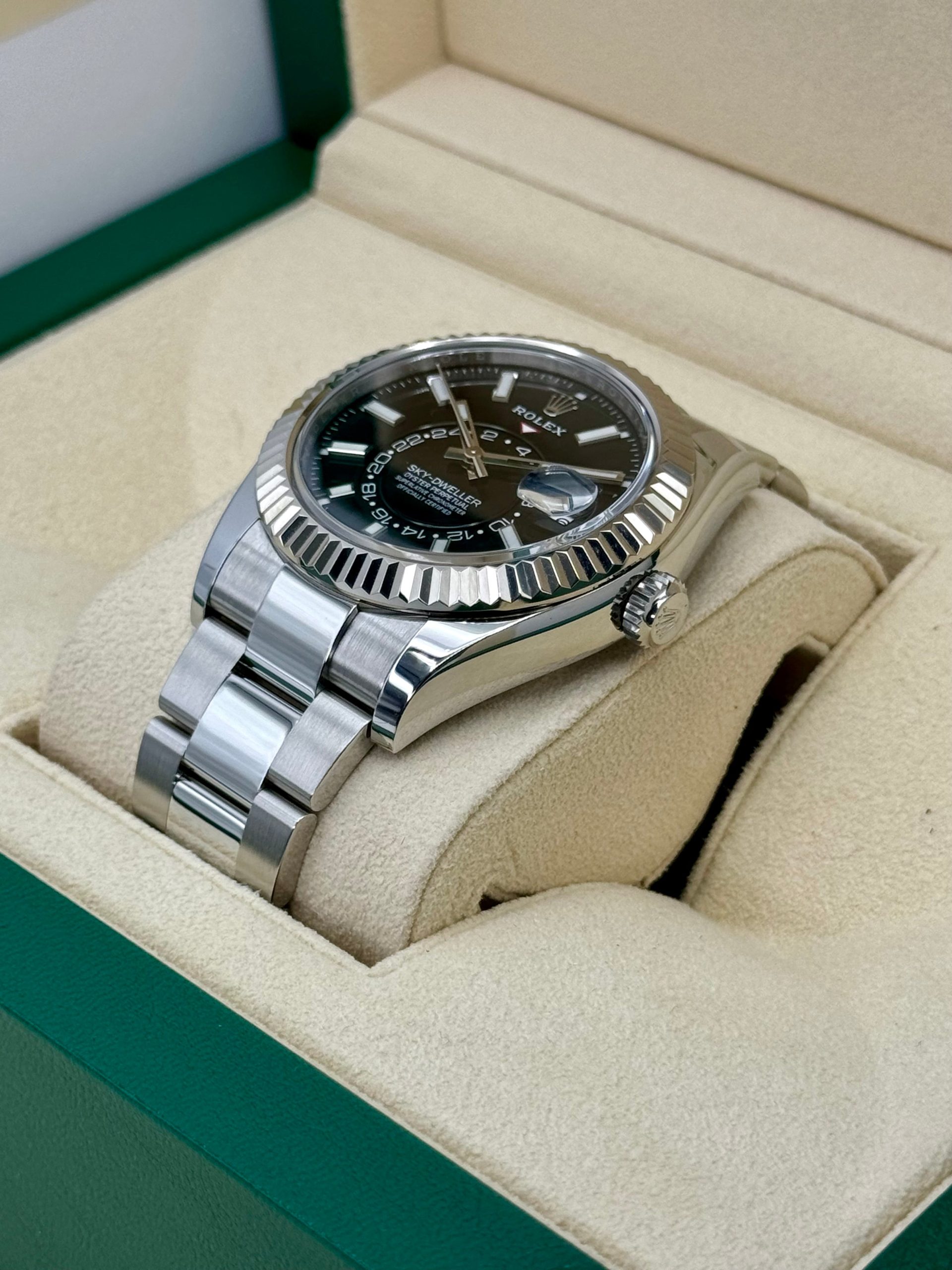 2023 Rolex Sky-Dweller 42mm 326934 Oyster Black Dial - Image 5