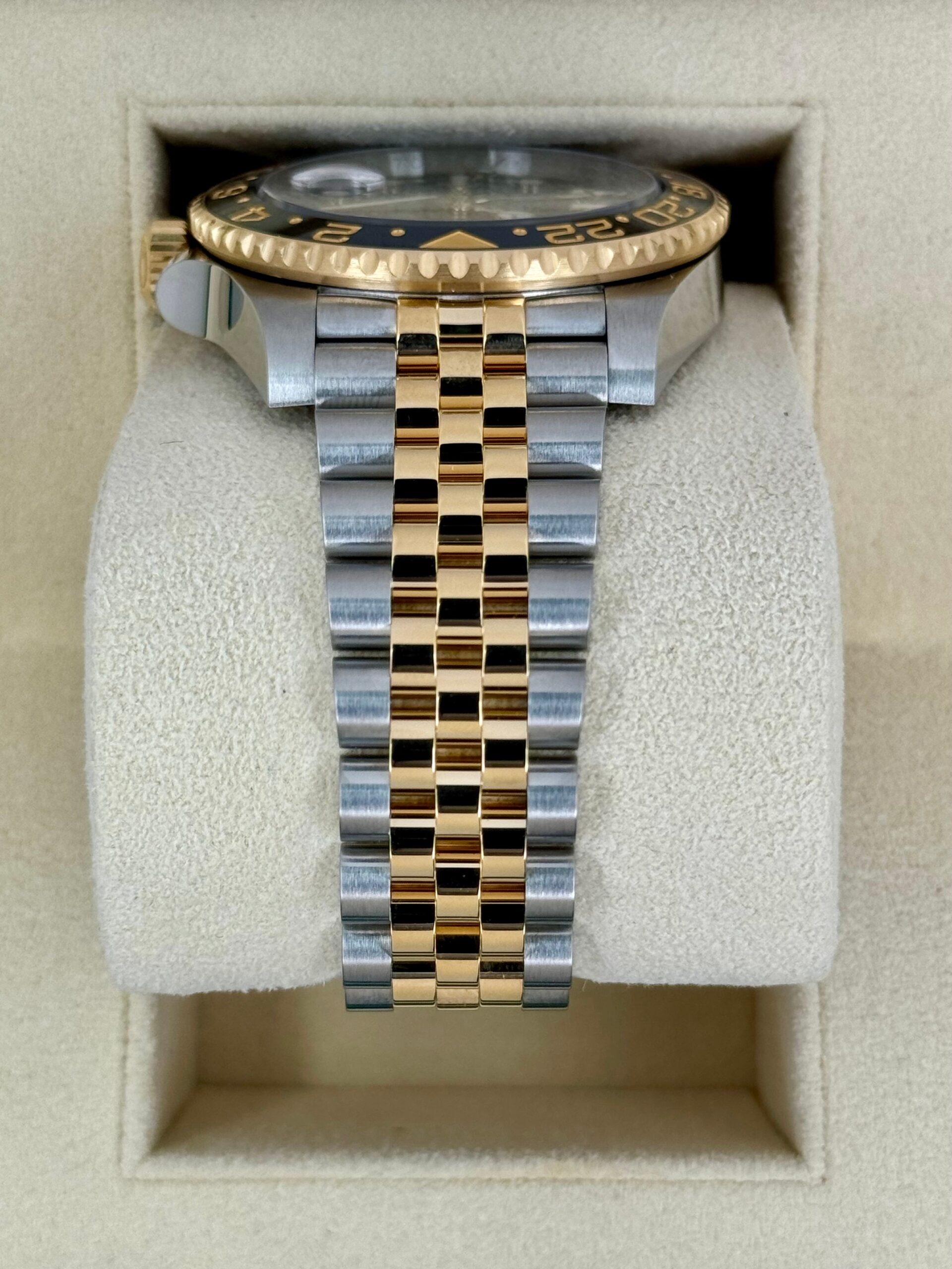 2024 Rolex GMT-Master II 40mm 126713GRNR Two-Tone Jubilee Black Dial - Image 4