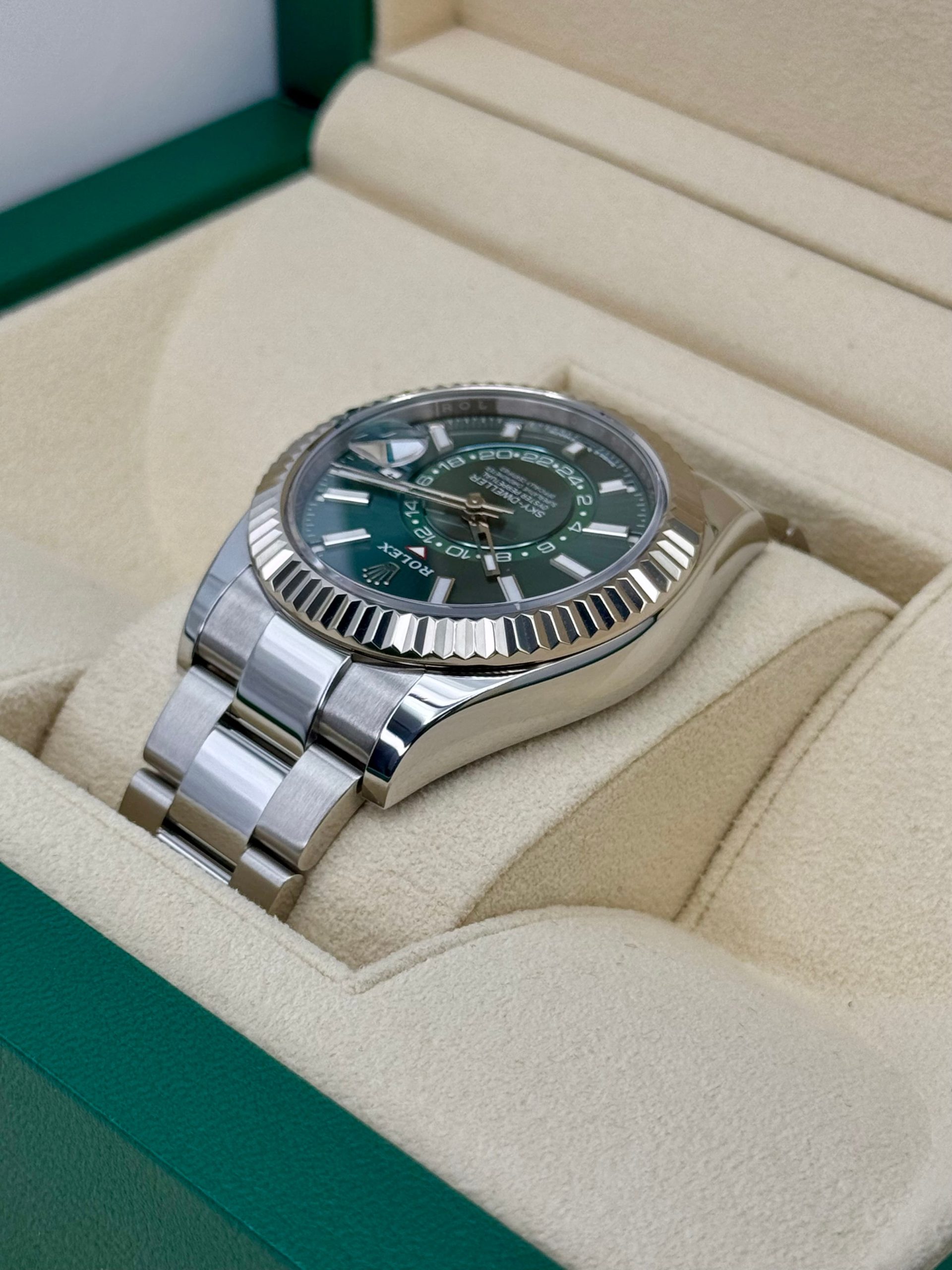 NEW 2025 Rolex Sky-Dweller 42mm 336934 Oyster Green Dial - Image 7