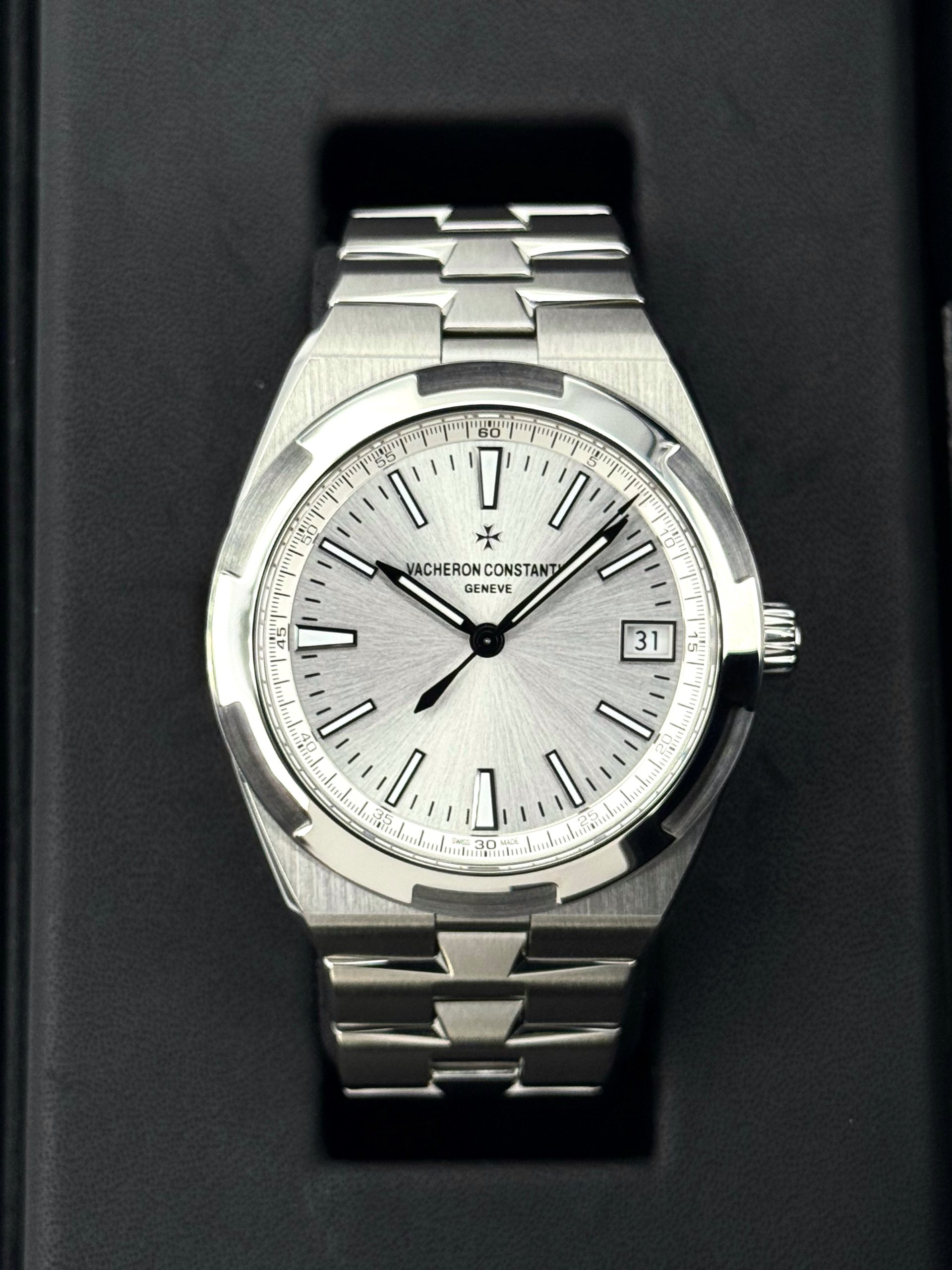 2018 Vacheron Constantin Overseas 41mm 4500V Stainless Silver Dial