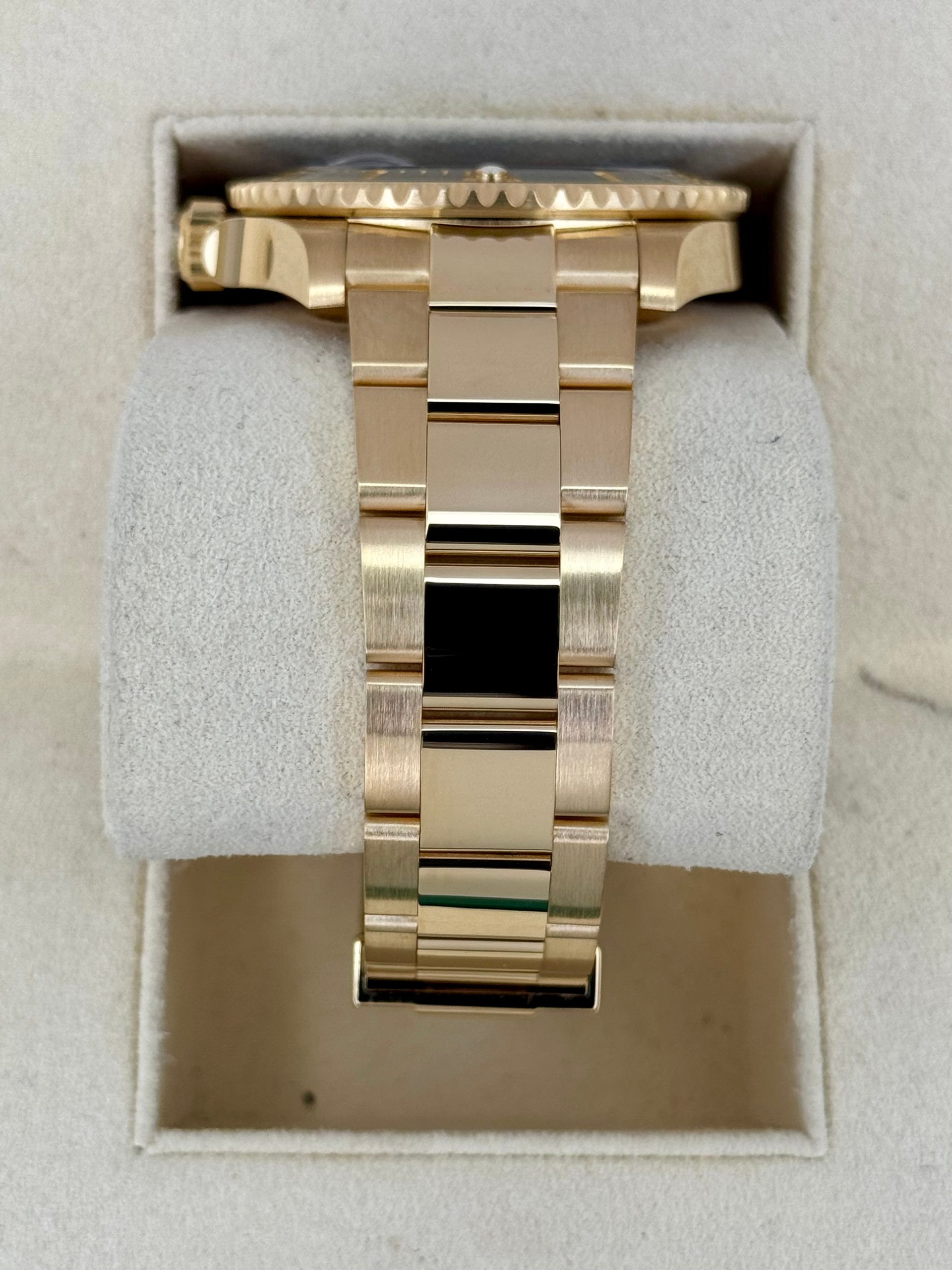 2022 Rolex Submariner 41mm 126618LN Yellow Gold Black Dial - Image 4