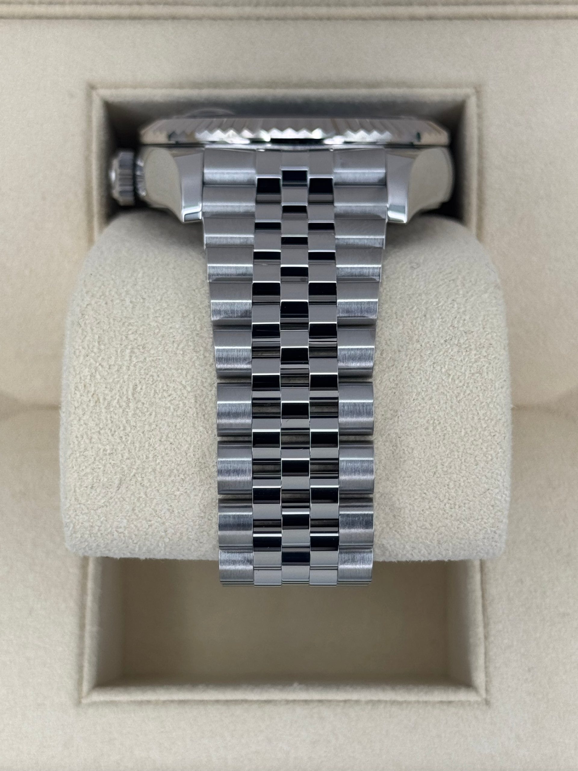 NEW 2025 Rolex Sky-Dweller 42mm 336934 Jubilee Blue Dial - Image 4