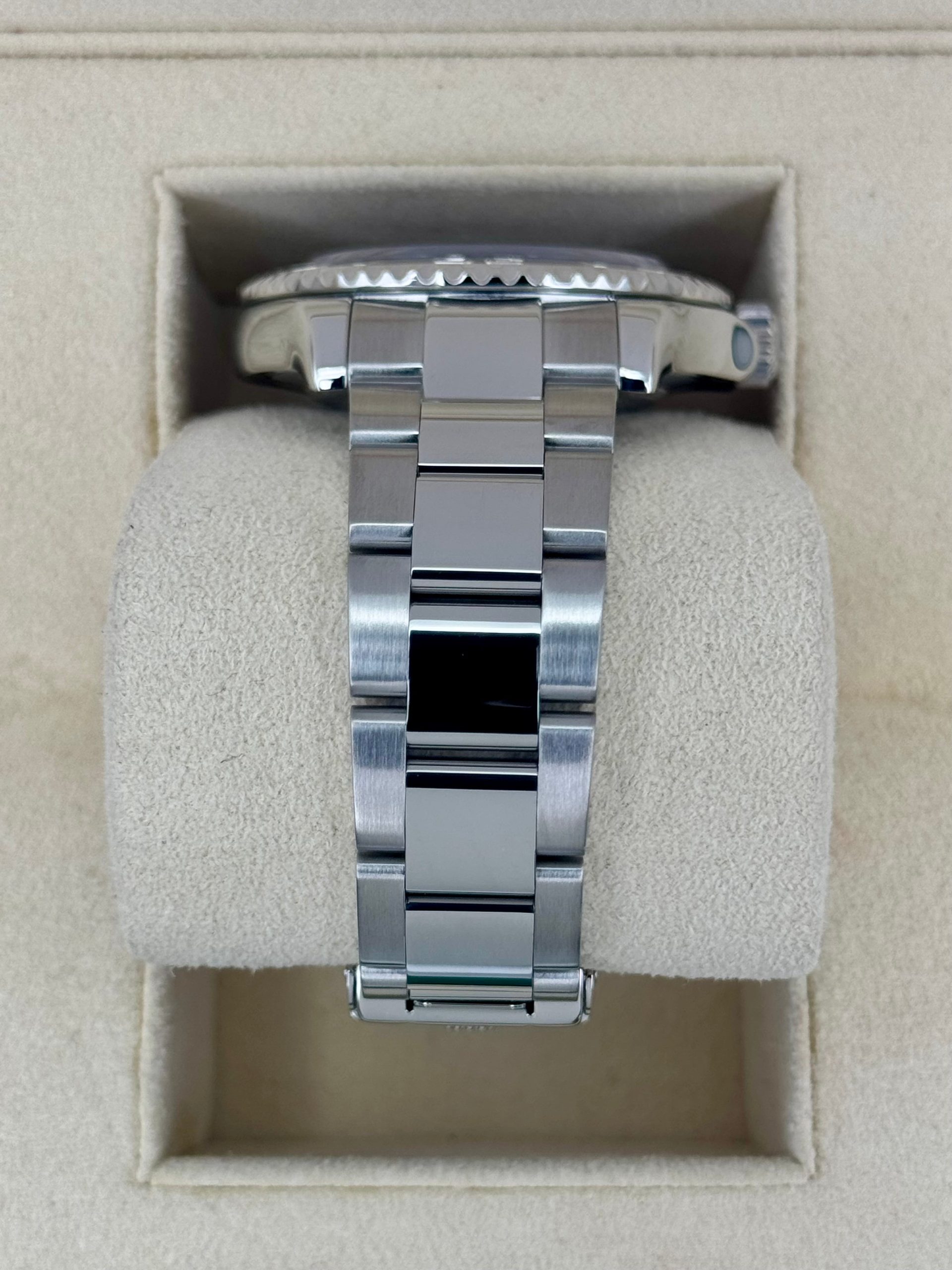 2010 Rolex Yacht-Master 40mm 16622 Platinum Bezel and Dial - Image 3