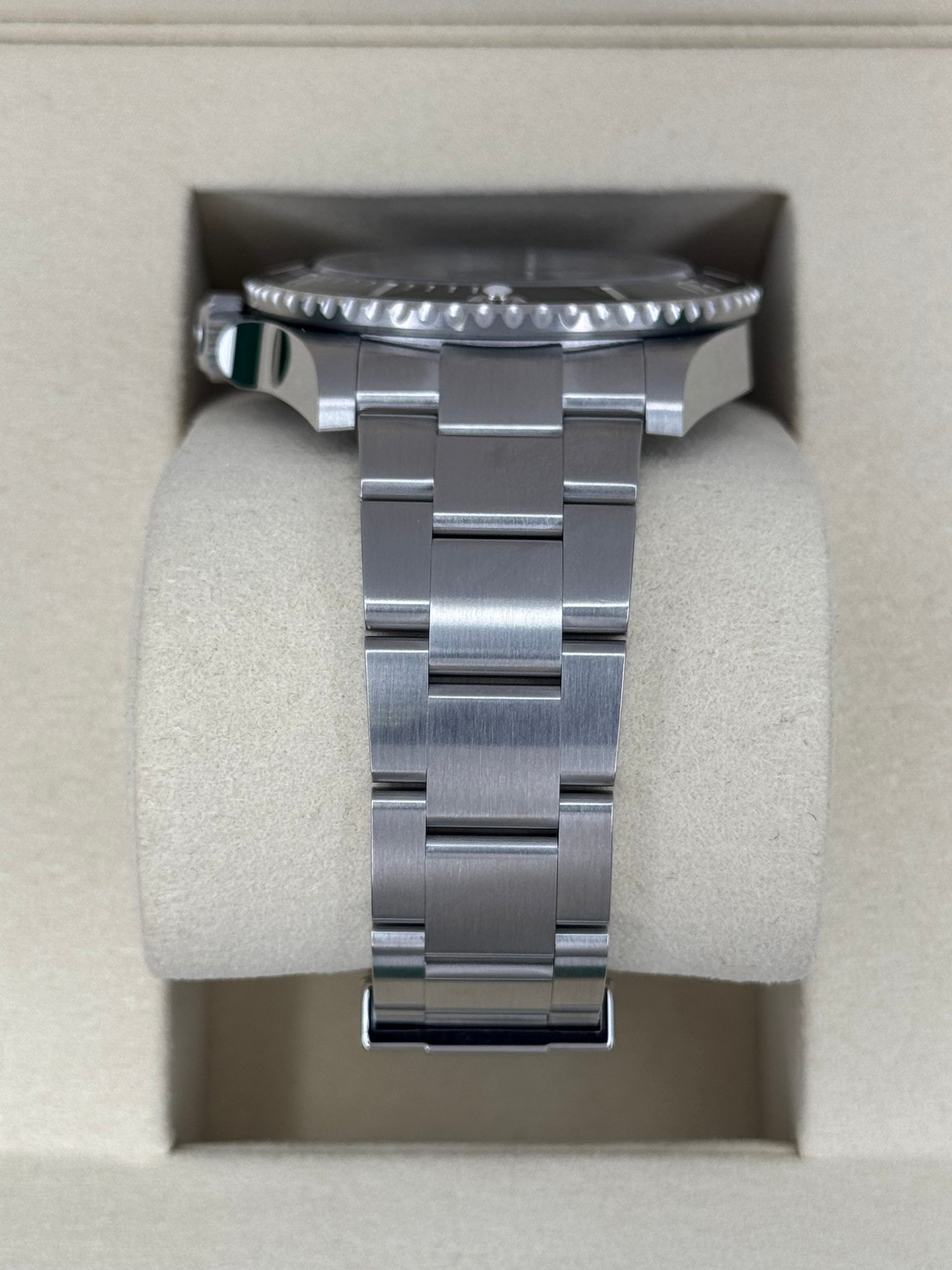 NEW 2025 Rolex Submariner 41mm 124060 Stainless Steel Black Dial - Image 4