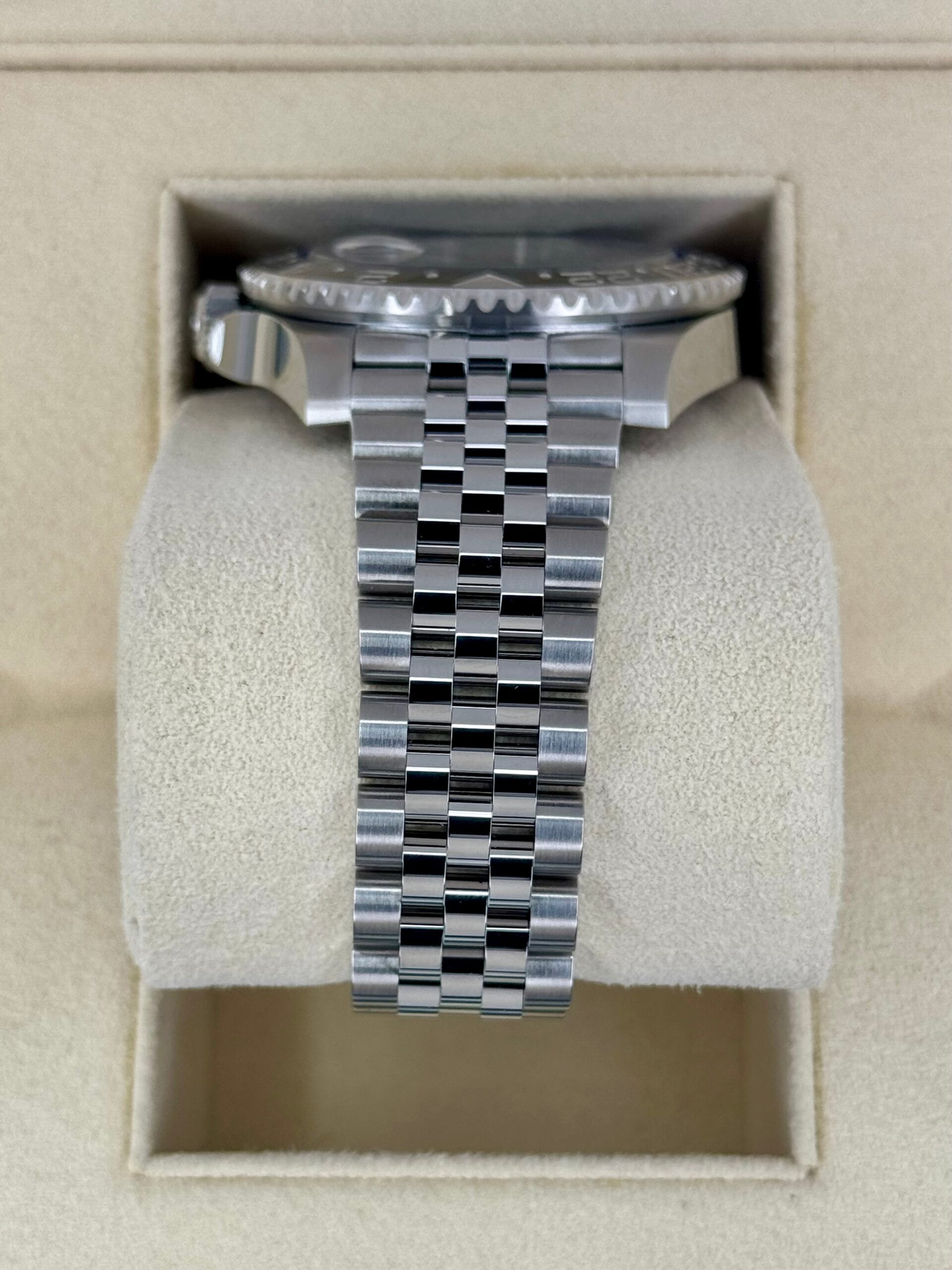 NEW 2025 Rolex GMT-Master II "Batgirl" 40mm 126710BLNR Jubilee - Image 4