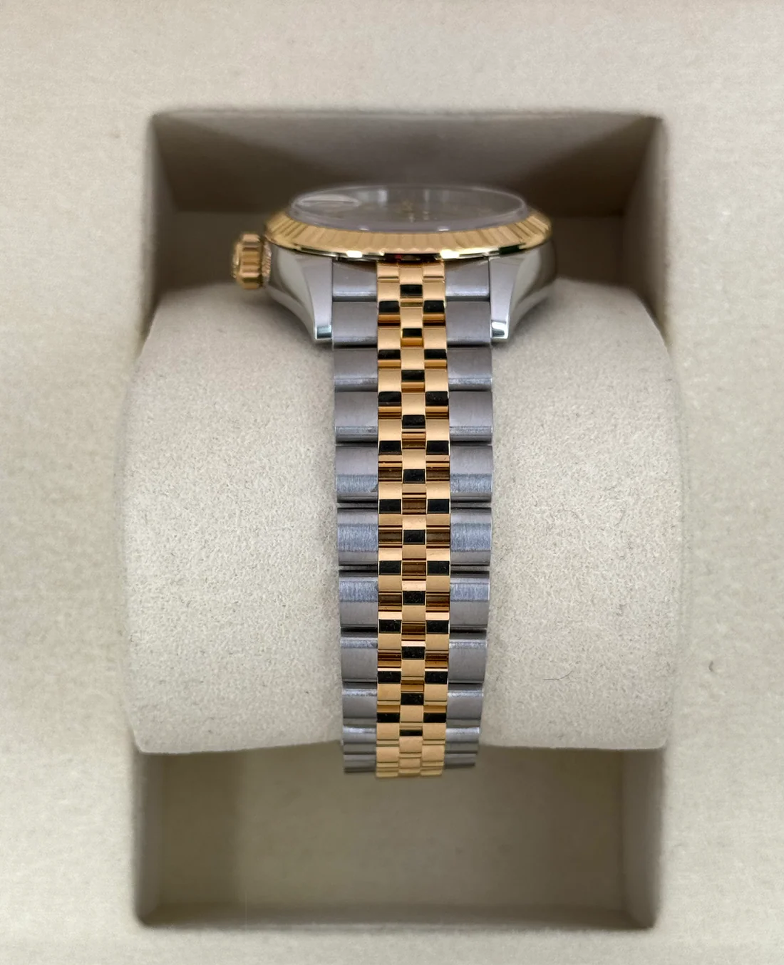 NEW 2025 Rolex Lady Datejust 28mm 279173 Jubilee MOP Diamond Dial - Image 4