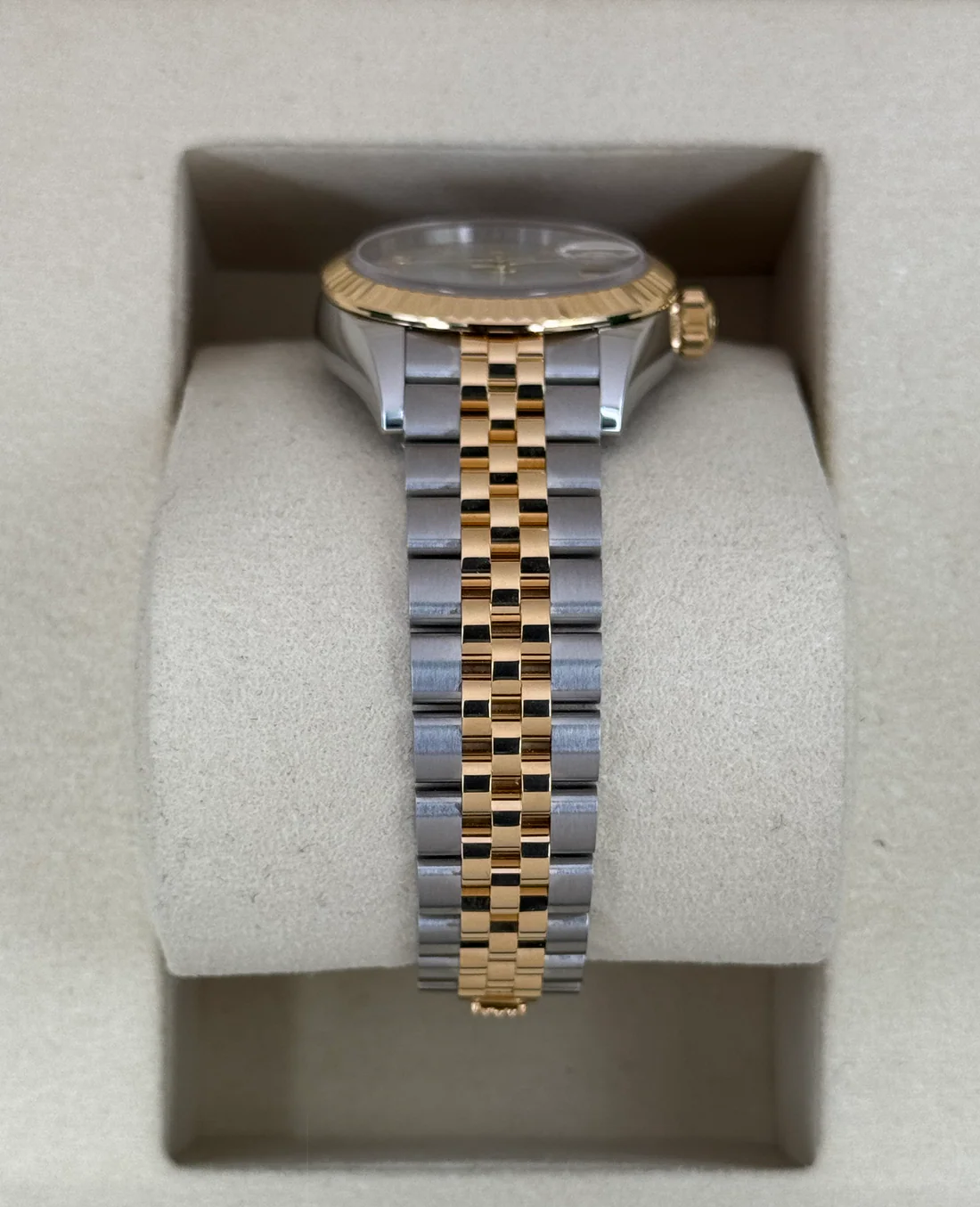 NEW 2025 Rolex Lady Datejust 28mm 279173 Jubilee MOP Diamond Dial - Image 3